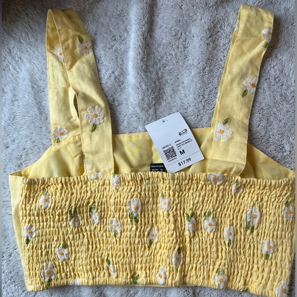 Embroidered Crop Top. Yellow Cropped tank with white embroidered flowers - Picture 2 of 4